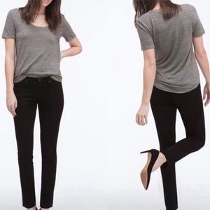 AG STILT BLACK CIGARETTE PRIMA
MID-RISE JEANS EUC SIZE 27
Ag Adriano Goldschmied